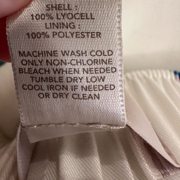 Loft Skirt - Picture 4 of 4